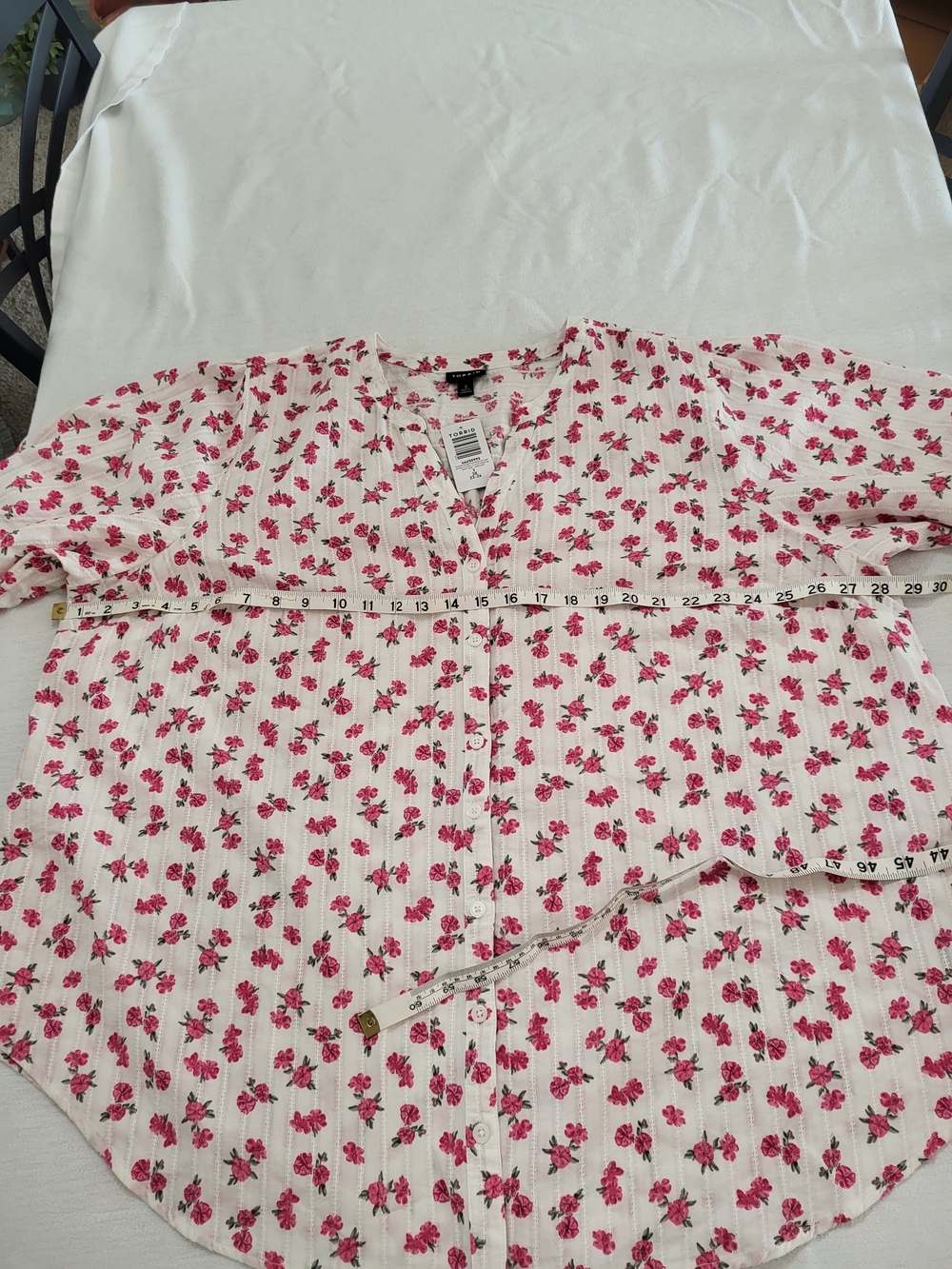 Torrid NWT White Button-Front Blouse with Pink Floral Print 100% Cotton - Picture 5 of 12